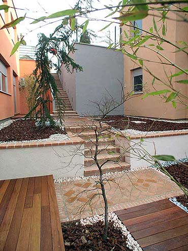 oelevated gardens with stairs